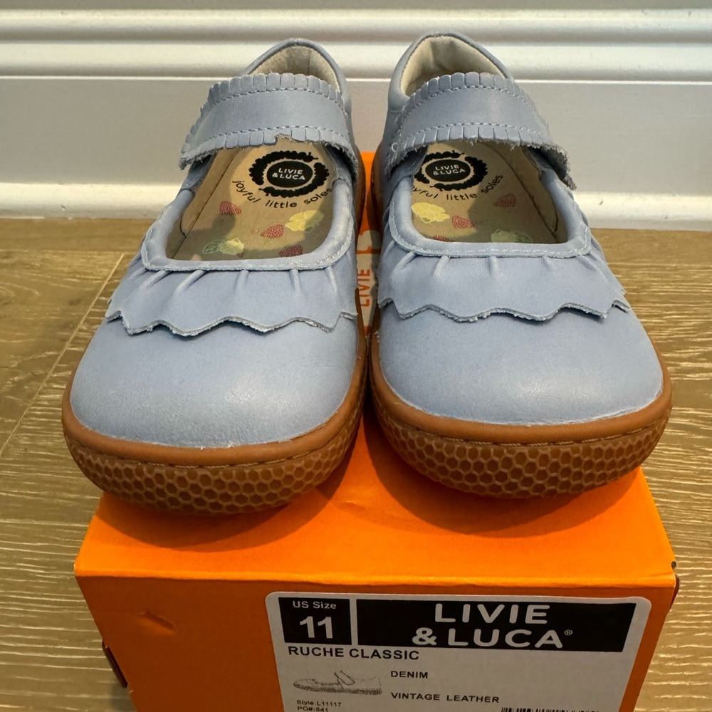 Like New Livie & Luca Ruche Classic Size 11 - Picture 2 of 5